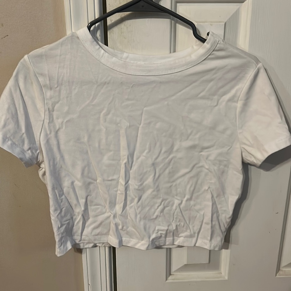 PLAIN WHITE CROP TOP